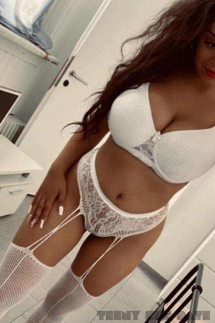 BELLA-XXL-BOOBS- 18-jährige Spalte wartet.... Schweiz, Schaffhausen