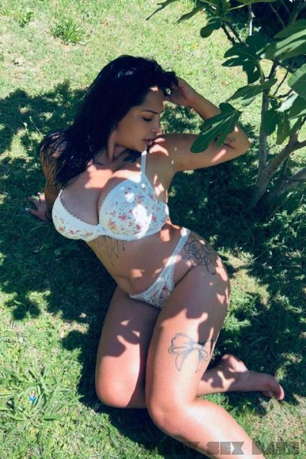 Irina CHUBBY CHUBBY COME IN MOUTH FACE Schweiz, Waadt