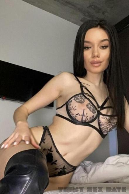 Emily TEEN SKINNY TEEN GFE FN FK 69 CIF Schweiz, Waadt