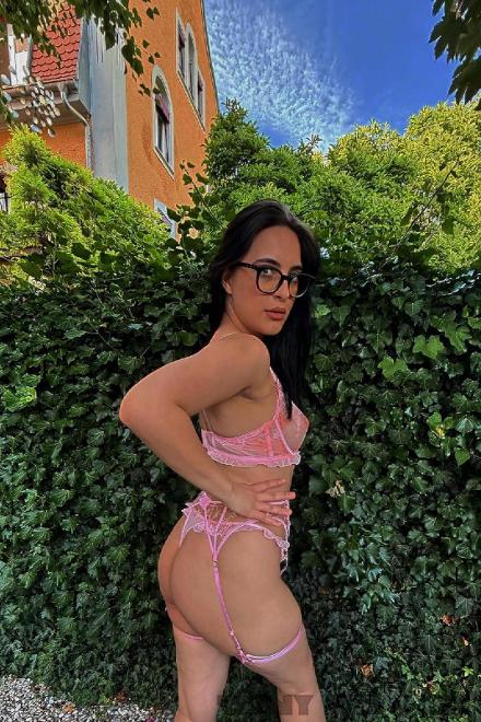 Larysa TEEN TEEN COME IN MOUTH / FACE Schweiz, Neuenburg
