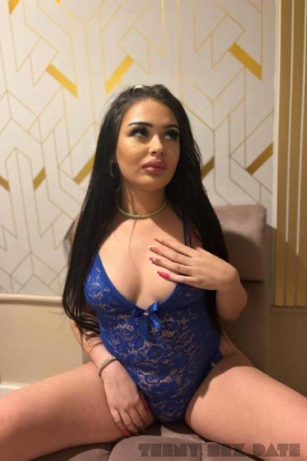 TEENIE-KITTY Scharfe TEENIE-Hure... Basel City, Schweiz