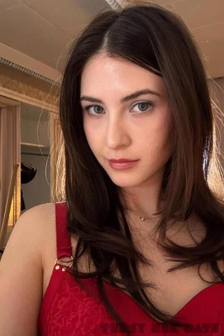 Lolita Anf&auml;ngerin Teeny  Basel City, Schweiz