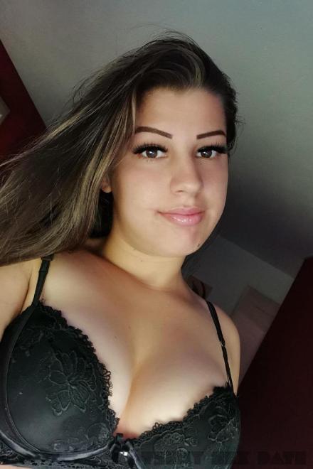 KIARA Naturgeile Kolbenlutscherin Basel City, Schweiz