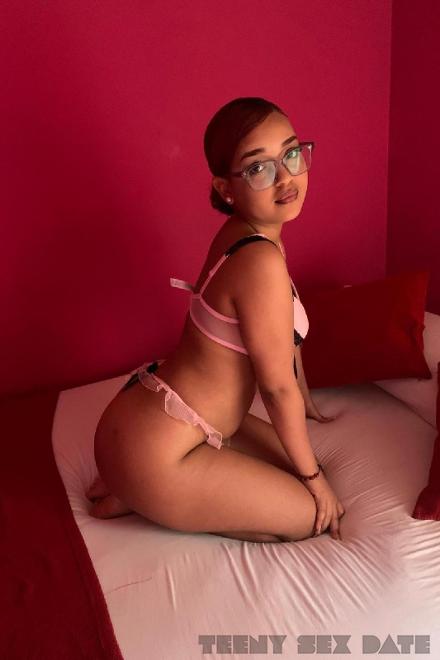 Lili TEEN LATINA TEEN COME IN MOUTH Schweiz, Biel/Bienne - Grenchen